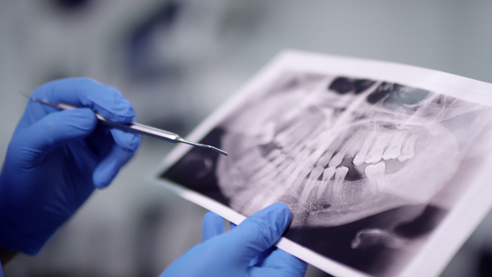 cosmetic dentist with good reviews